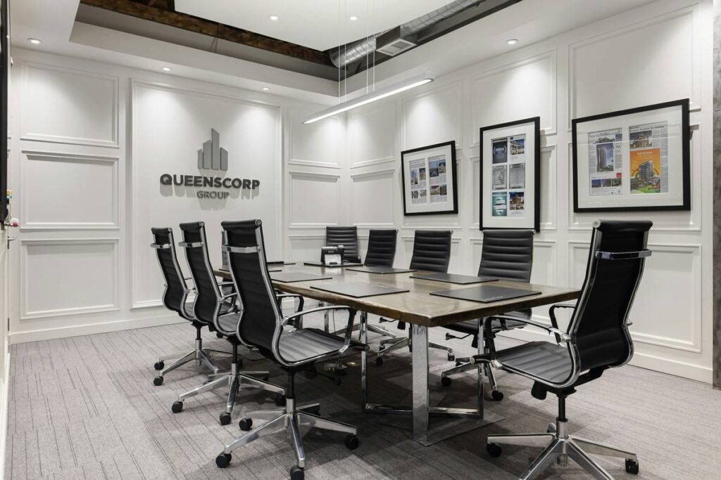 Mastering Business Meeting Etiquette in UK: What No One Tells You