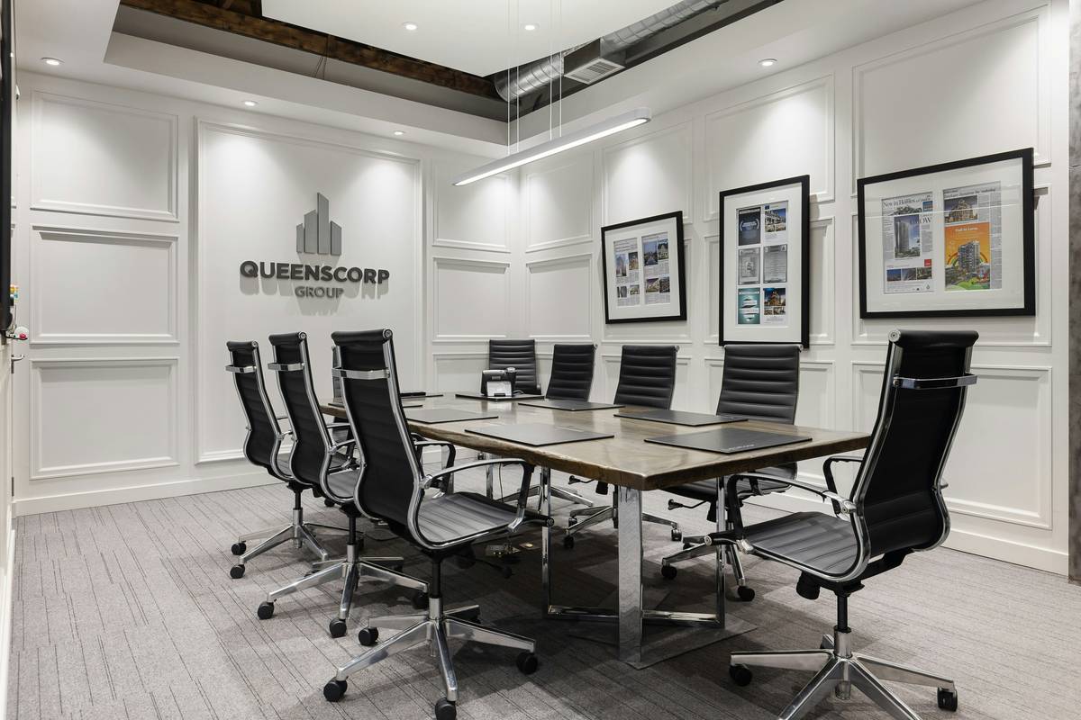 Mastering Business Meeting Etiquette in UK: What No One Tells You