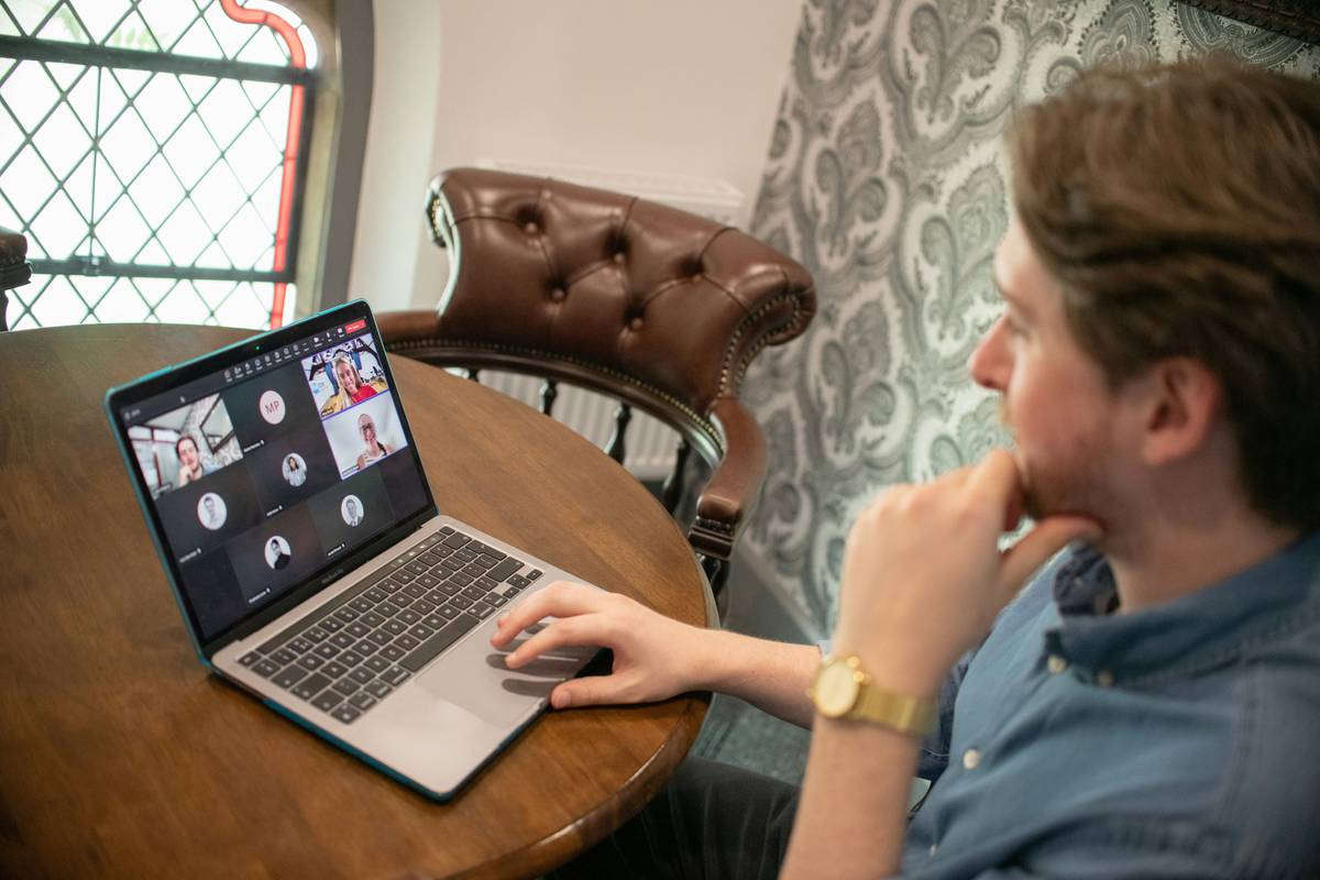 Business Online Meeting Etiquette: 7 Proven Tips to Avoid Costly Mistakes